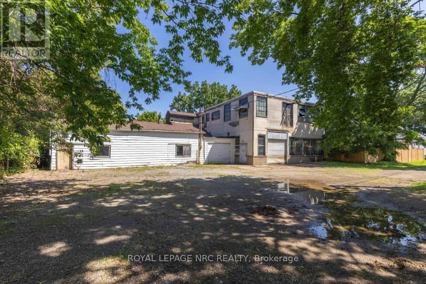 35 McGhie Street — photo 1 of 17