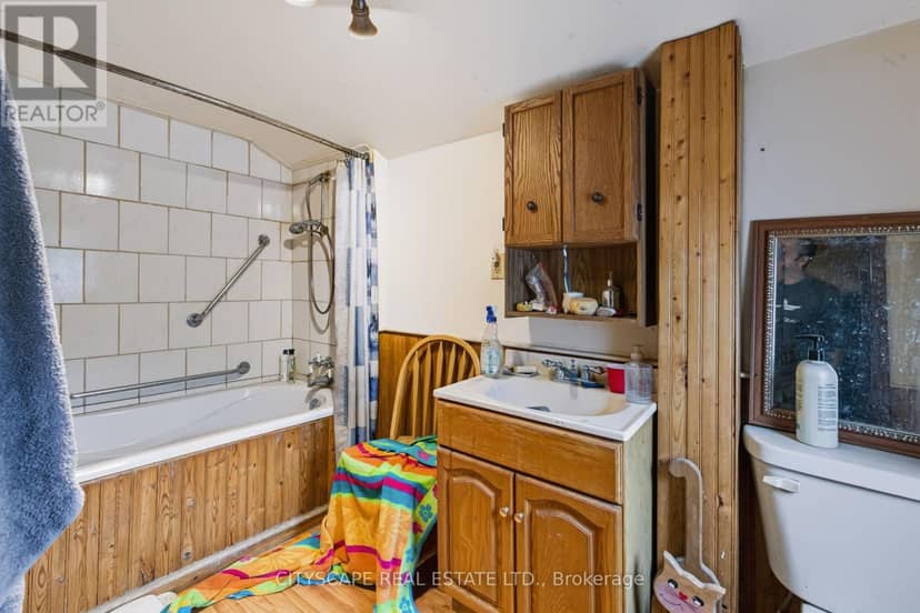 12 Enos Street — photo 18 of 28