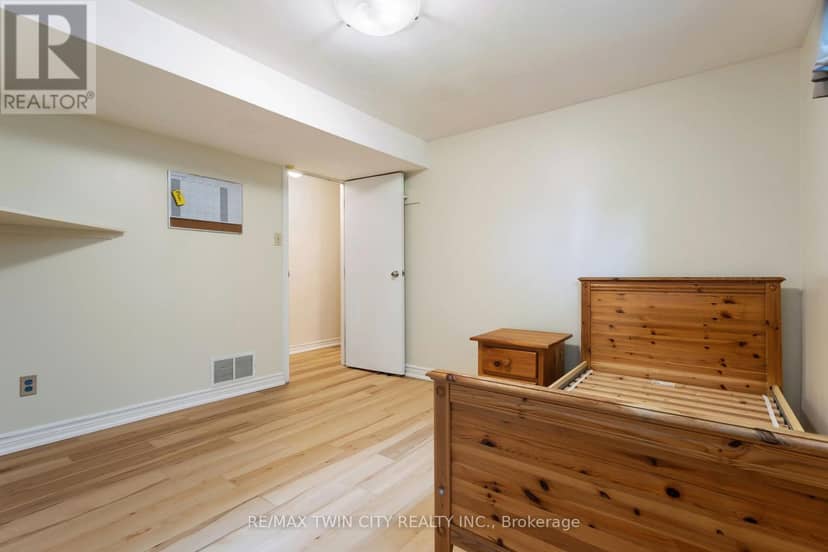 25 Saunby Street — photo 32 of 40