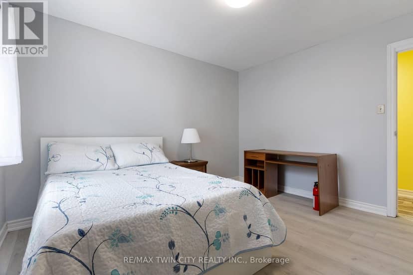 25 Saunby Street — photo 22 of 40