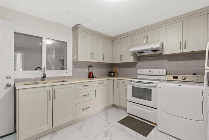 15077 86B AVENUE, Surrey, photo 6