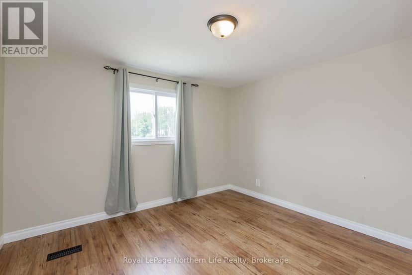 558 Nipissing Street — photo 14 of 40