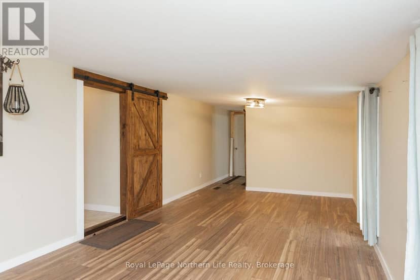 558 Nipissing Street — photo 27 of 40