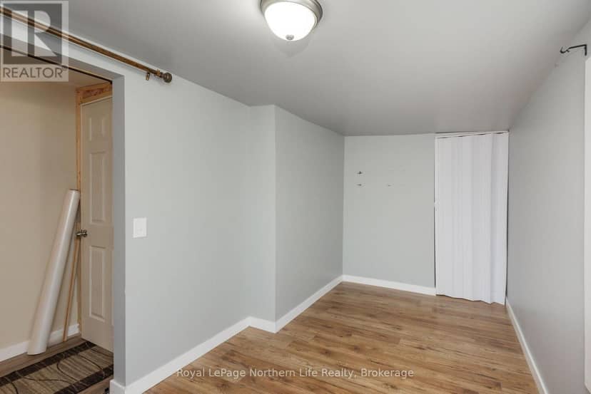 558 Nipissing Street — photo 29 of 40