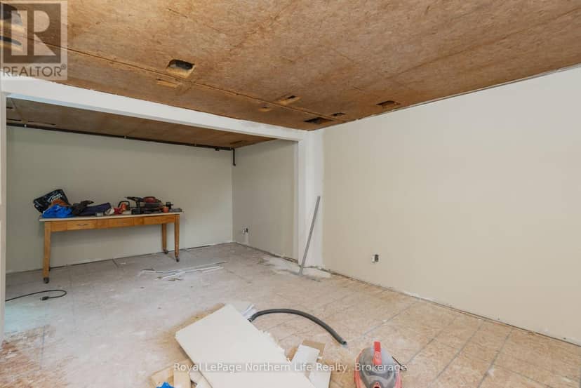 558 Nipissing Street — photo 37 of 40