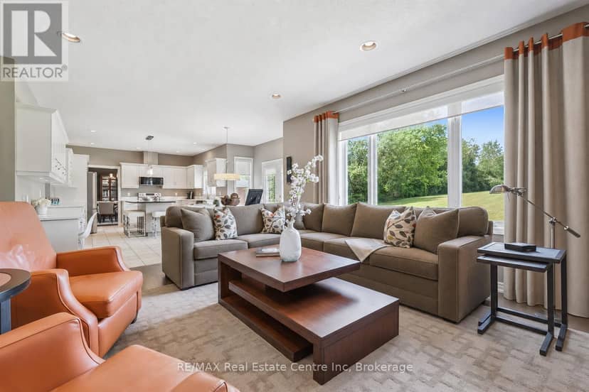 12 Telfer Glen Street — photo 17 of 35