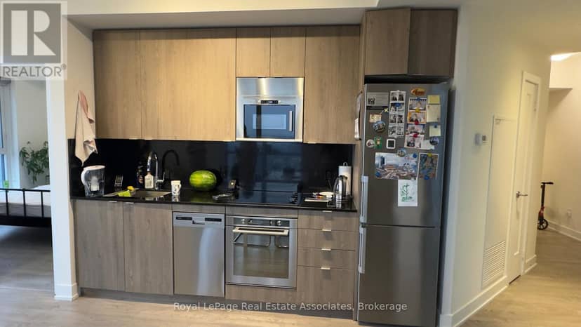 3433 - 5 Mabelle Avenue — photo 4 of 10