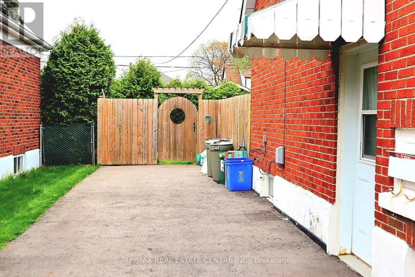 401 Elgin St Street E — photo 28 of 40