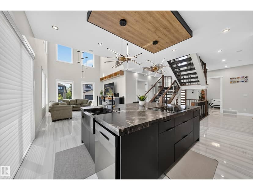 4017 47 AV — photo 15 of 40