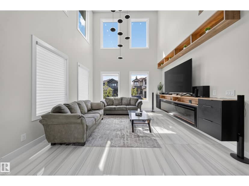 4017 47 AV — photo 17 of 40