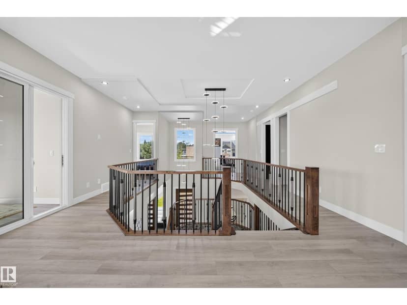 4017 47 AV — photo 36 of 40