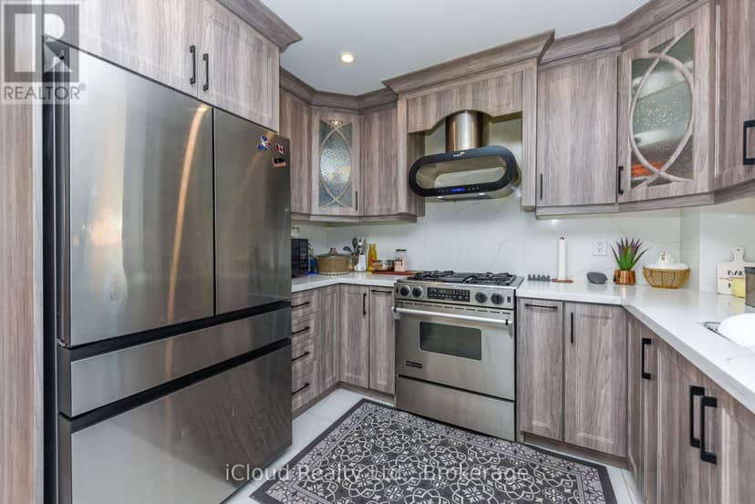 8 St Mark Place — photo 10 of 40
