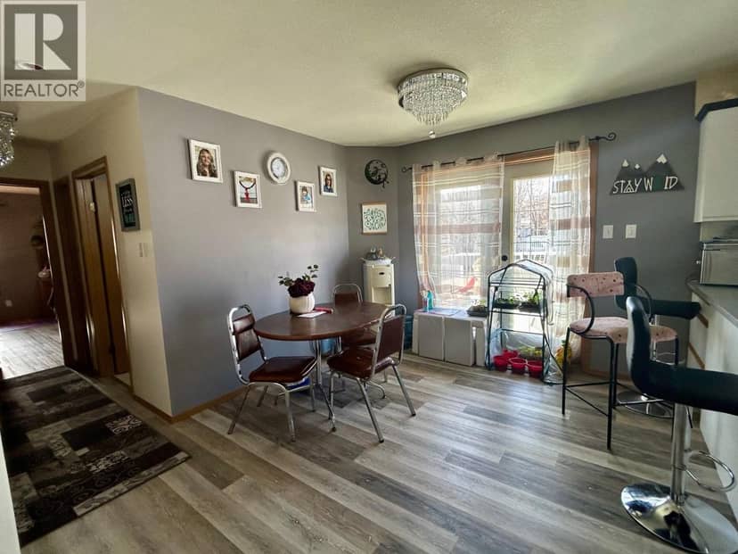 5219 49 STREET, Fort Nelson, photo 7