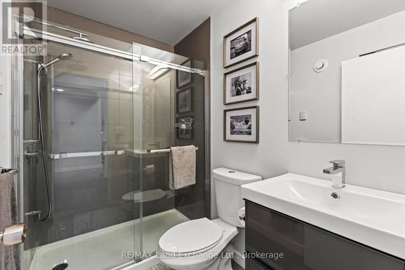 222 Penetangore Row — photo 16 of 40