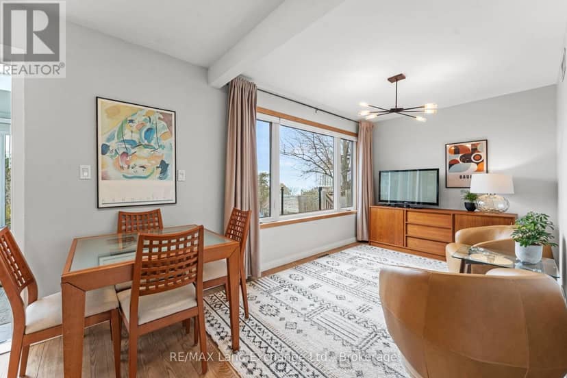 222 Penetangore Row — photo 12 of 40