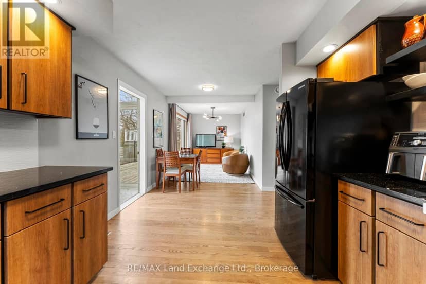 222 Penetangore Row — photo 10 of 40