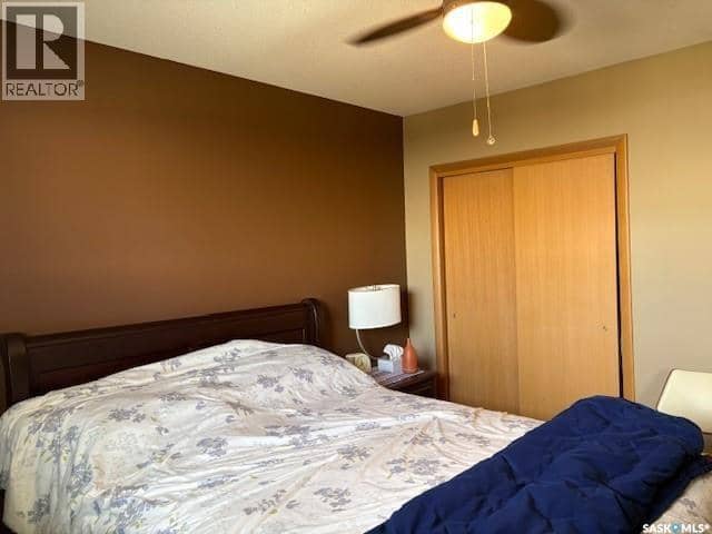 211 Throne STREET — photo 13 of 30