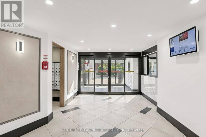 304 - 5 Vicora Linkway — photo 8 of 36