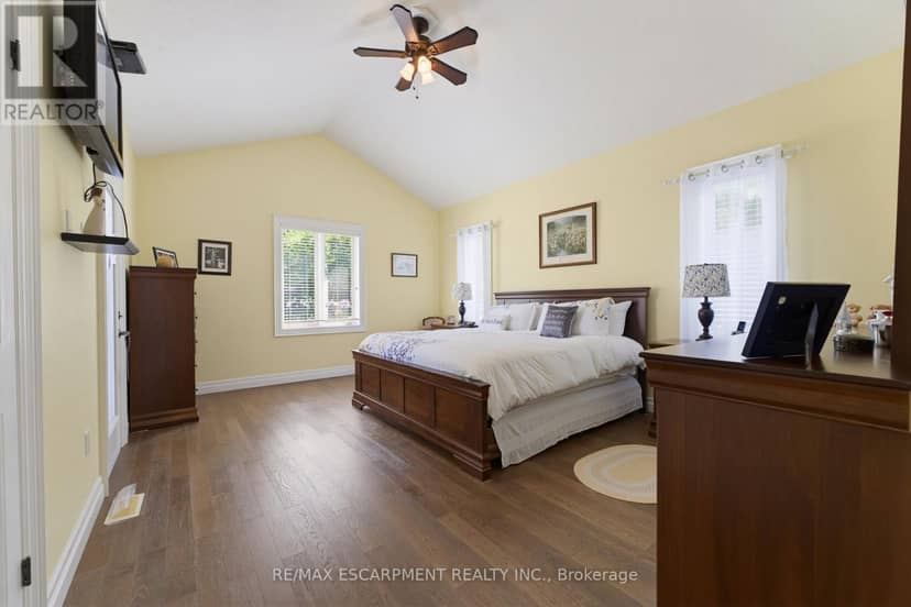 60 Donjon Boulevard — photo 10 of 36
