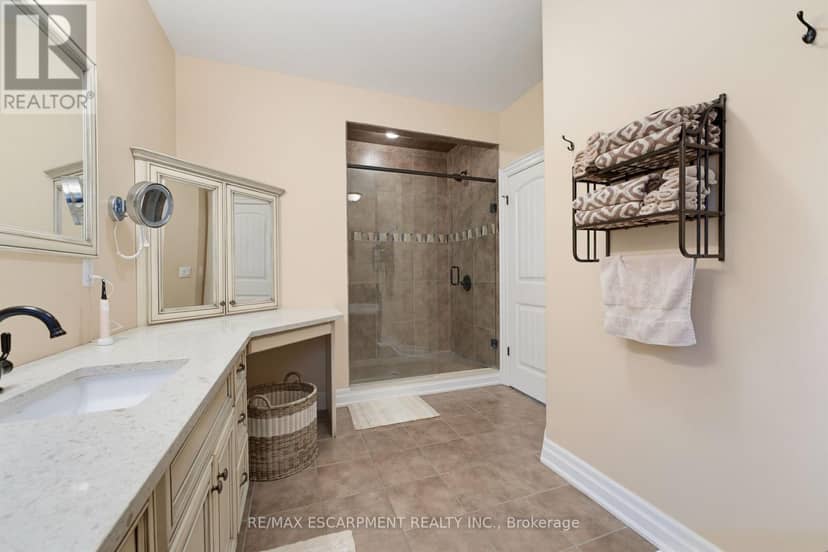60 Donjon Boulevard — photo 12 of 36