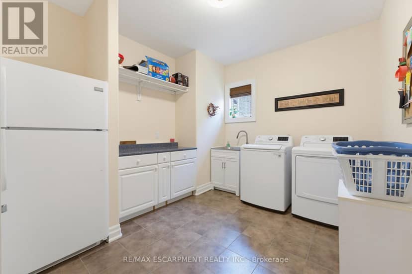 60 Donjon Boulevard — photo 16 of 36