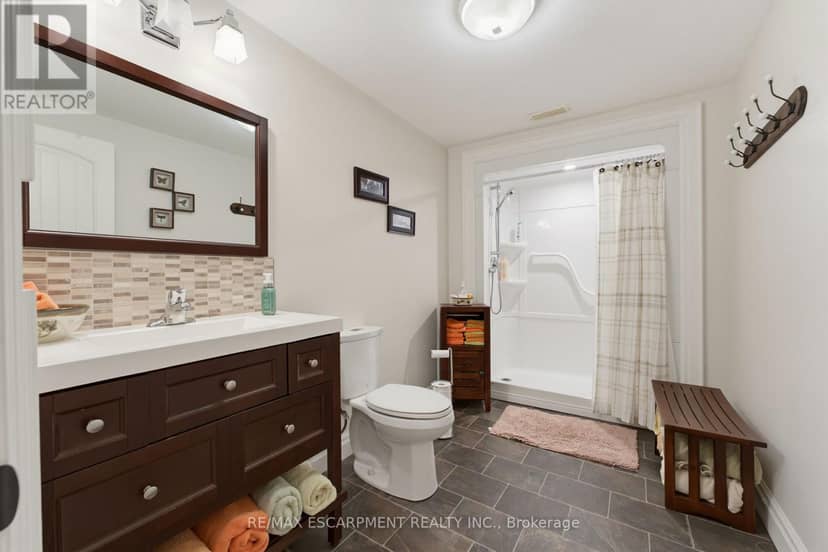 60 Donjon Boulevard — photo 21 of 36