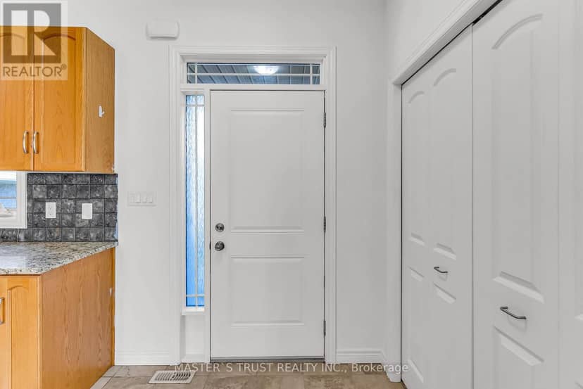 5 - 9 Amos Drive — photo 13 of 40