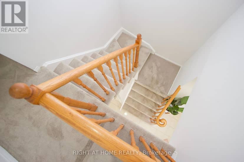 865 Attersley Drive — photo 13 of 29
