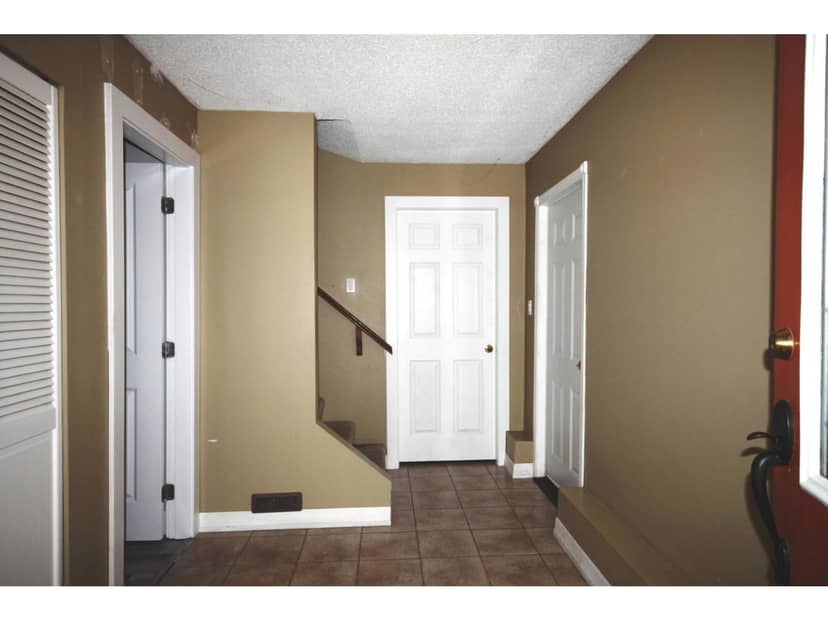 18222 58B AVENUE, Surrey, photo 2