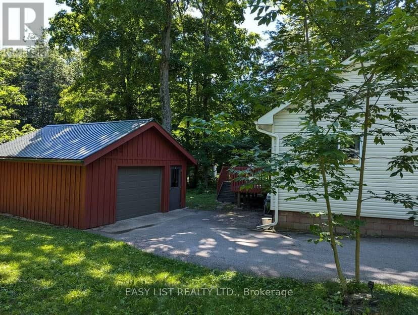 2135 Champlain Road — photo 24 of 29