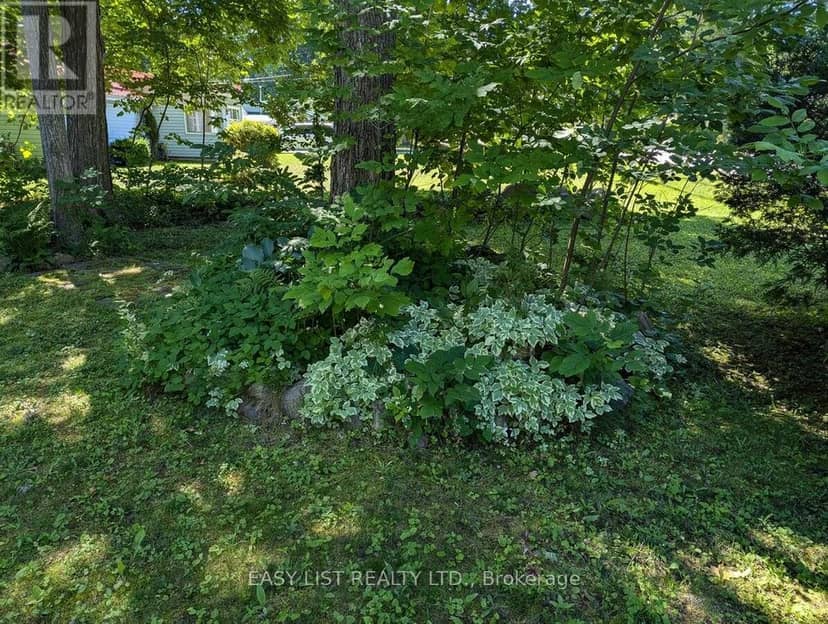 2135 Champlain Road — photo 4 of 29