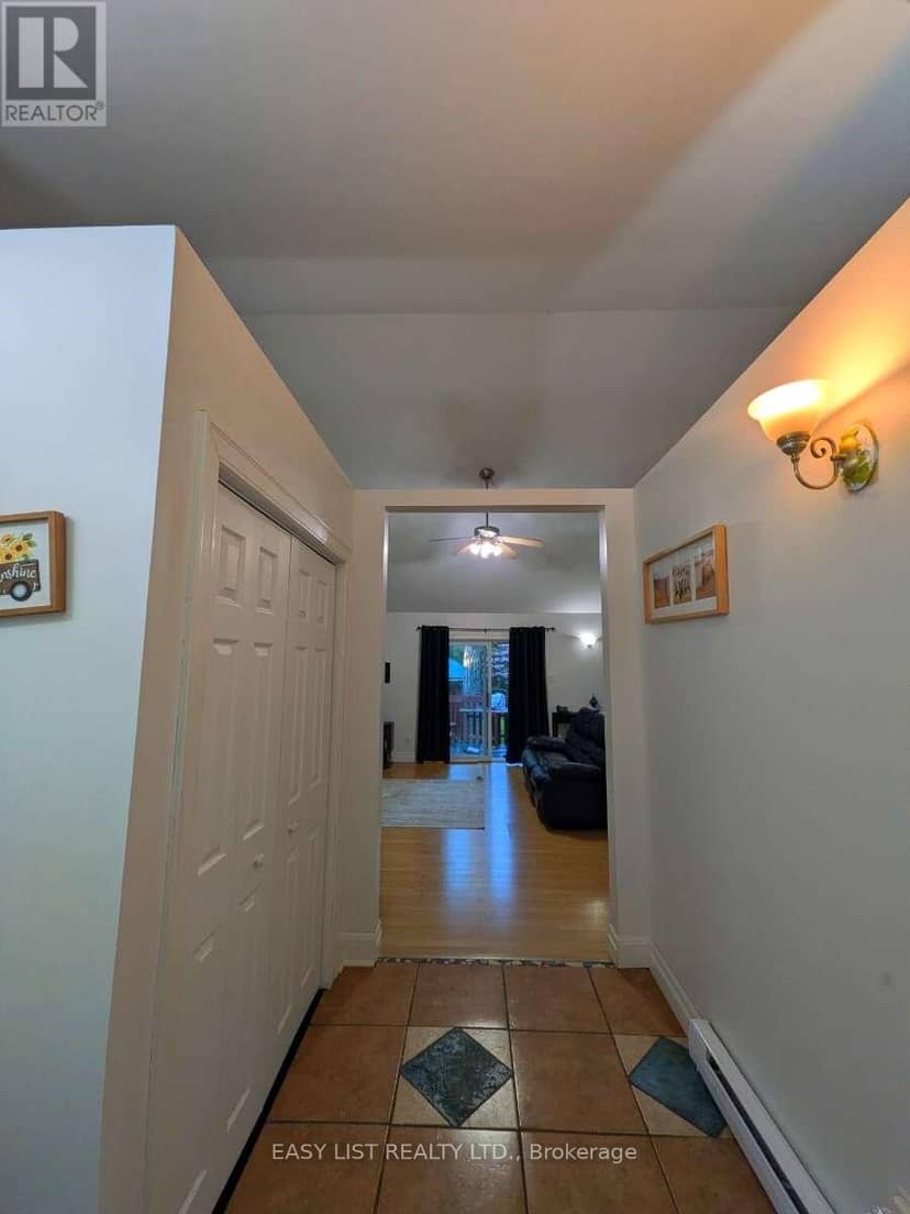 2135 Champlain Road — photo 5 of 29