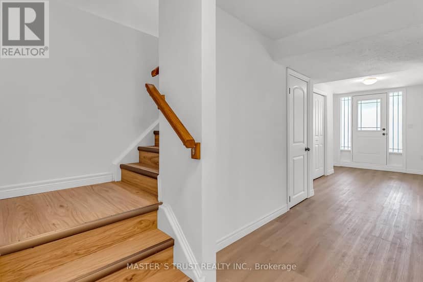 5 - 9 Amos Drive — photo 33 of 40