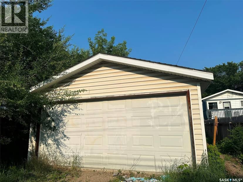 619 L Avenue S — photo 14 of 17