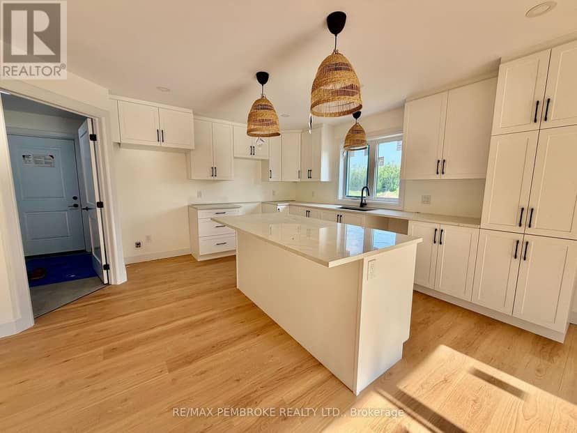 55 Eddy Crescent — photo 3 of 19