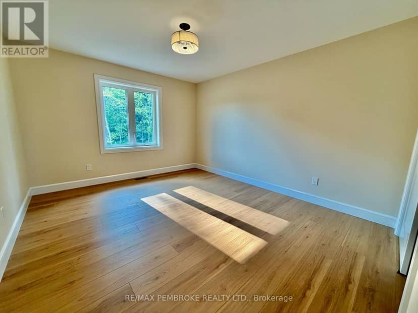 55 Eddy Crescent — photo 8 of 19