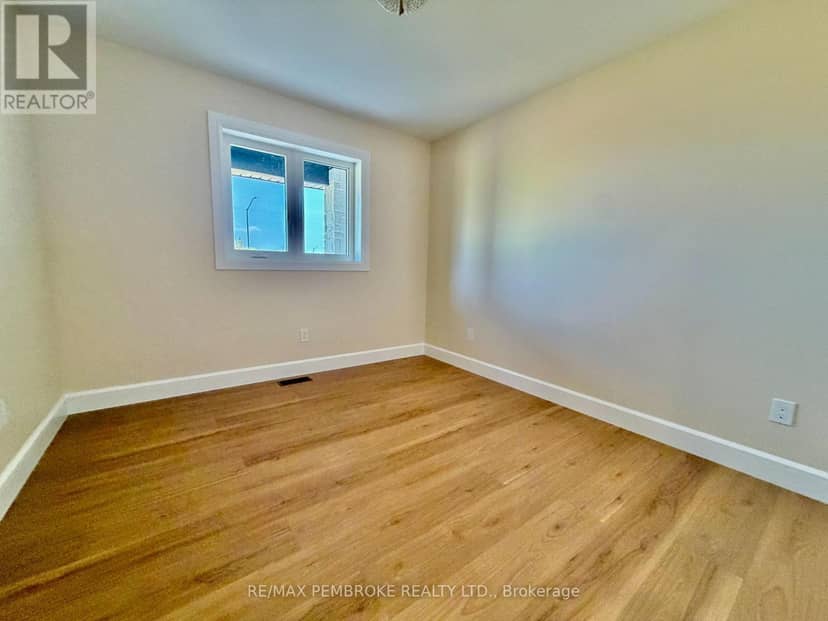 55 Eddy Crescent — photo 9 of 19