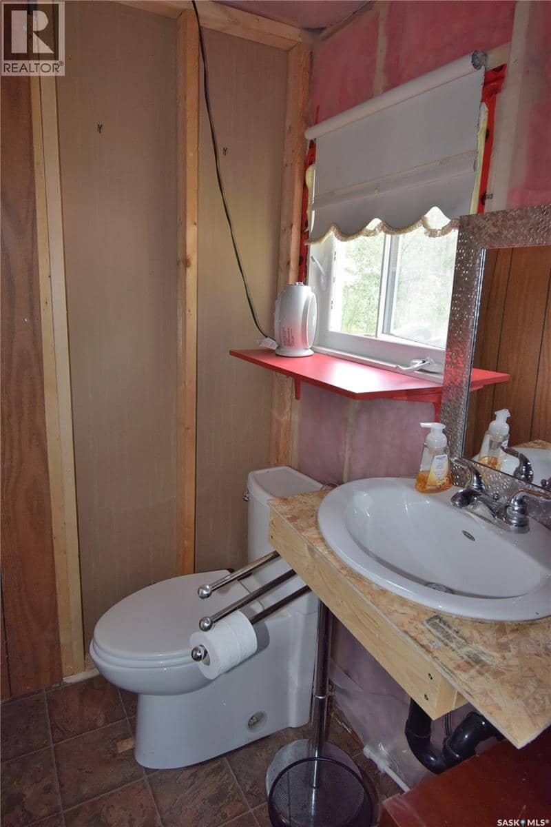 207 Kaldor AVENUE — photo 9 of 14