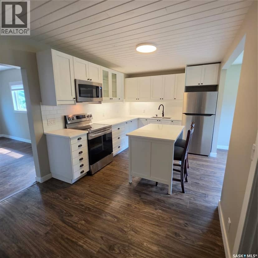 223 3rd STREET NE — photo 6 of 36