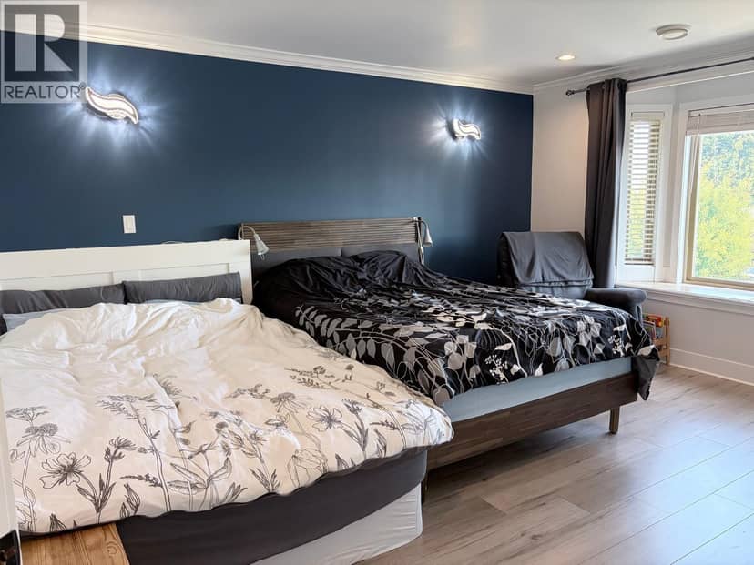 8068 11TH AVENUE, Burnaby, photo 3