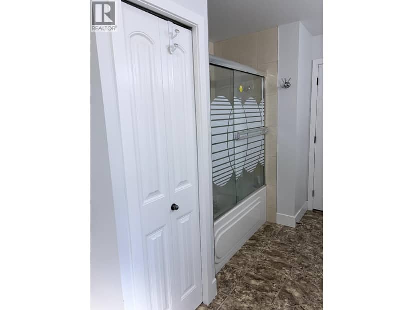 8068 11TH AVENUE, Burnaby, photo 6