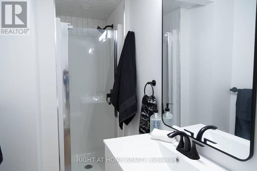186 King Edward Avenue — photo 35 of 37