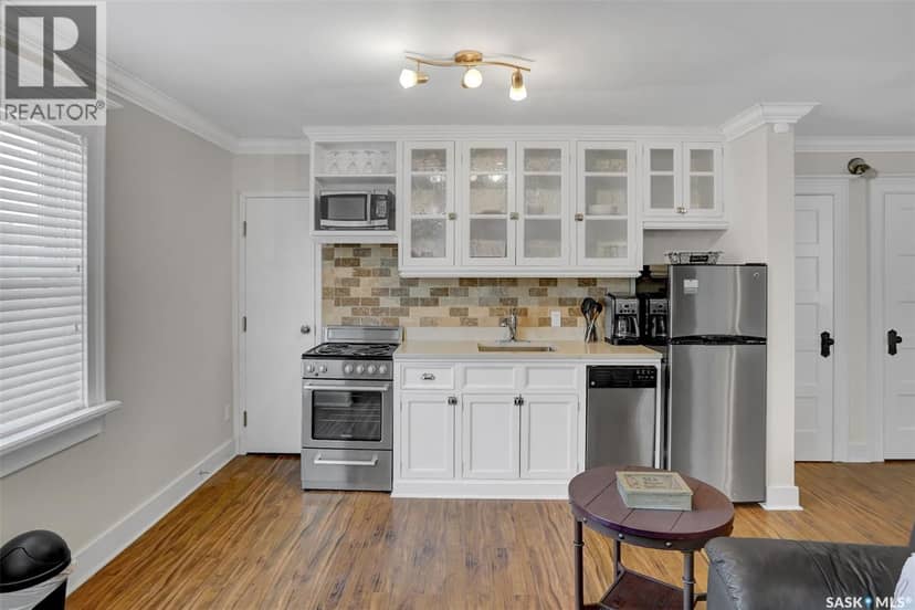 2216 Lorne STREET — photo 17 of 40