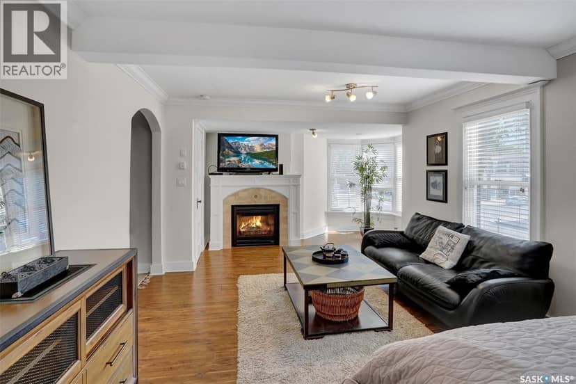 2216 Lorne STREET — photo 23 of 40