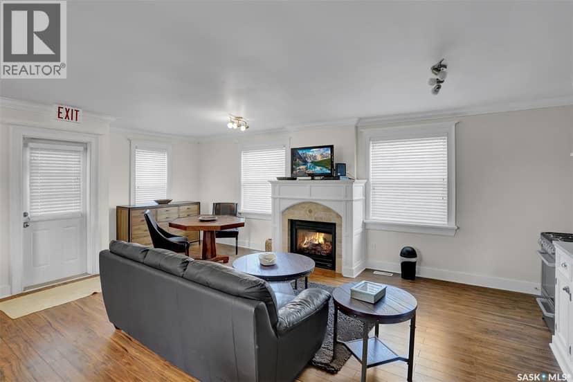 2216 Lorne STREET — photo 31 of 40