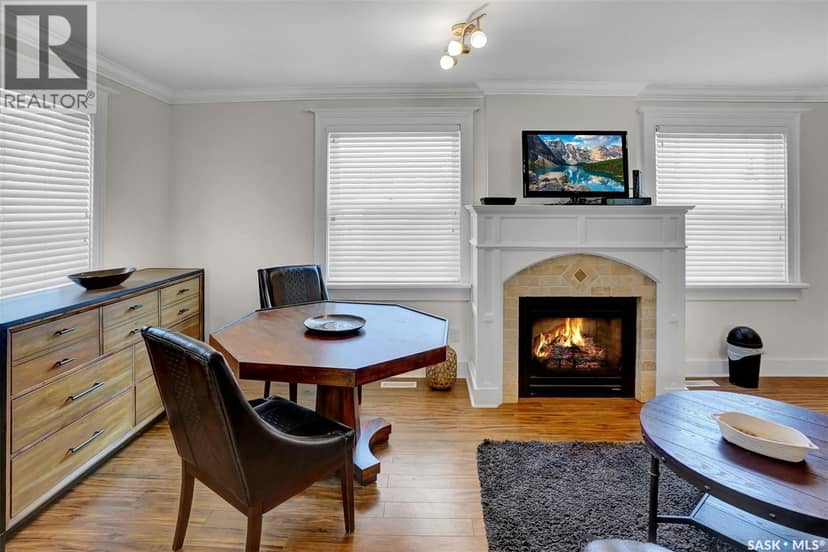 2216 Lorne STREET — photo 32 of 40