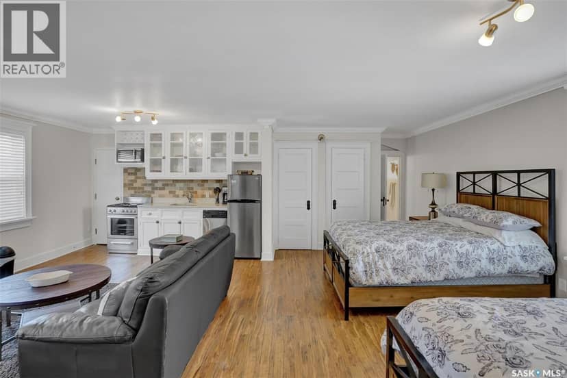 2216 Lorne STREET — photo 33 of 40