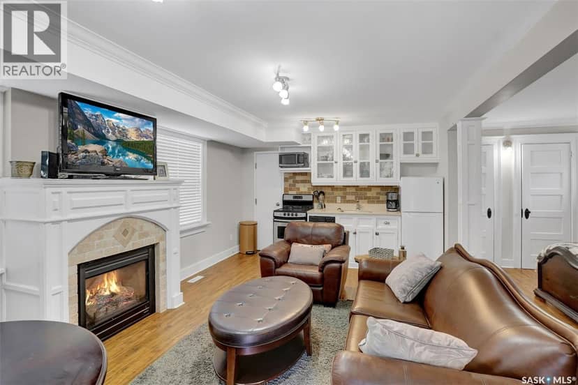 2216 Lorne STREET — photo 38 of 40