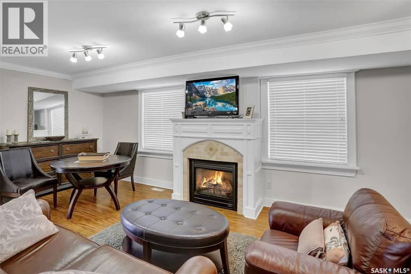 2216 Lorne STREET — photo 39 of 40