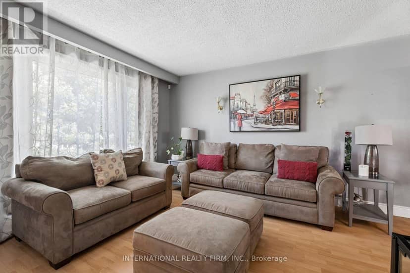 29 Jamieson Drive — photo 3 of 39